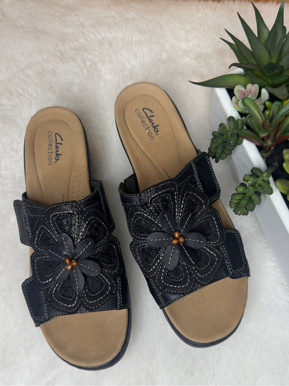 Clarks Merliah 2 Belle Black Leather Wedge Floral Slide Sandals Size 9.5